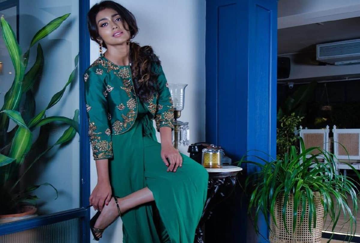 Fashion Tips From South Indian Actress shriya saran Traditional Look