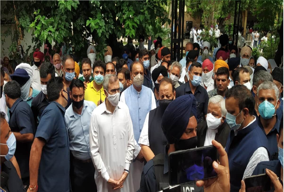 Former MLC Trilochan Singh Wazir murdered Omar Abdullah reached in Funeral held in Jammu