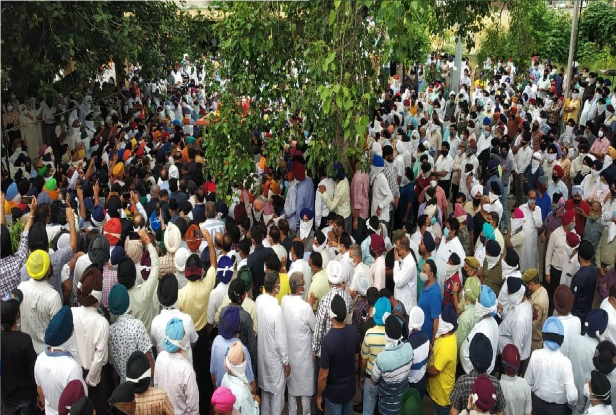 Former MLC Trilochan Singh Wazir murdered Omar Abdullah reached in Funeral held in Jammu