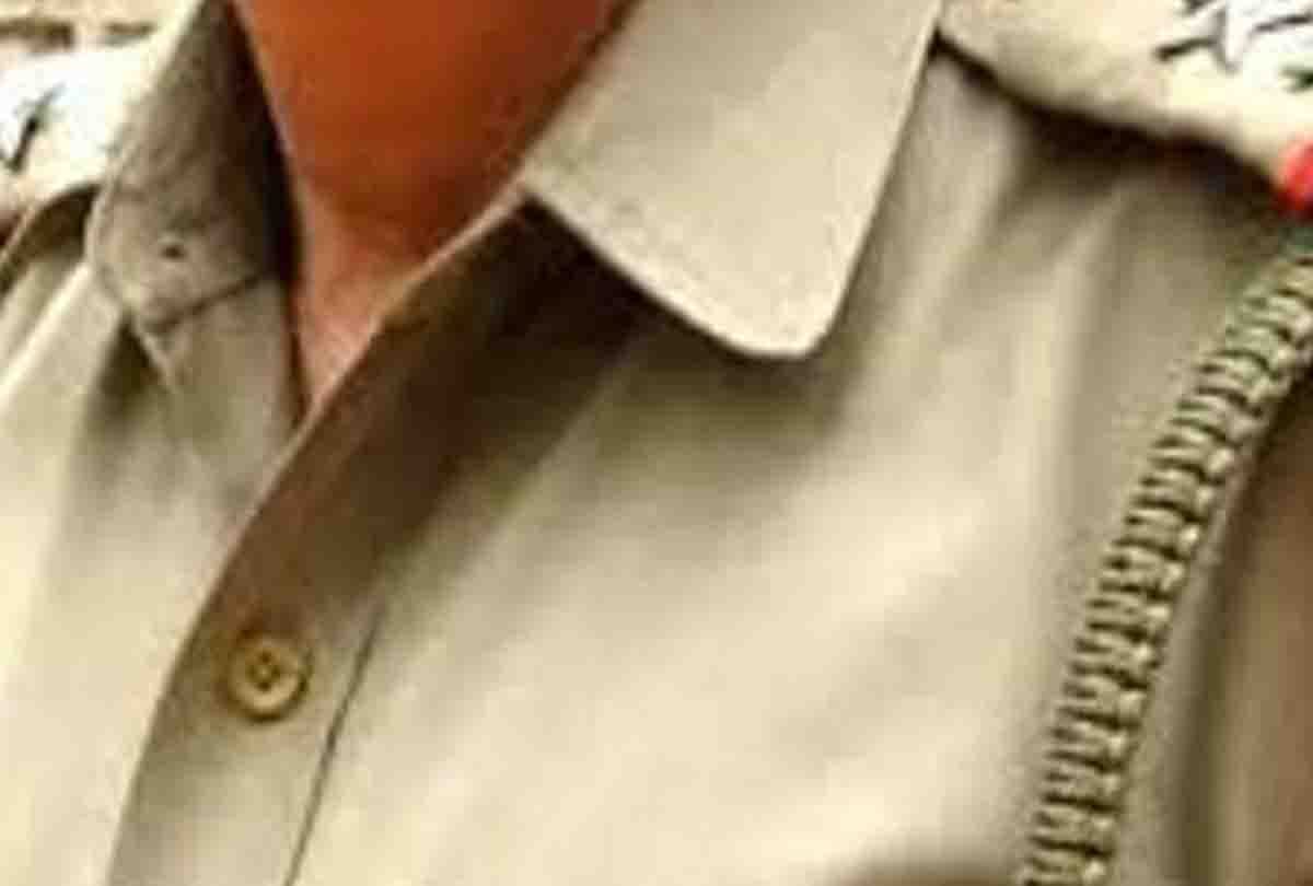 Kanpur: Drunk policemen beat up mother and daughter