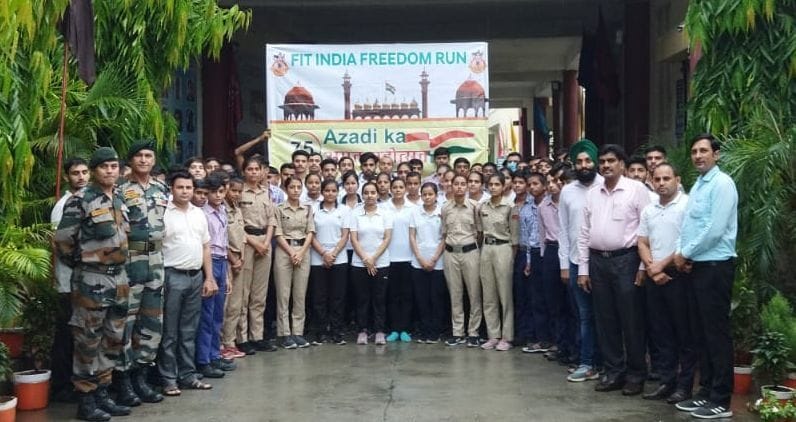 130 NCC cadets ran in Amrit Mahotsav