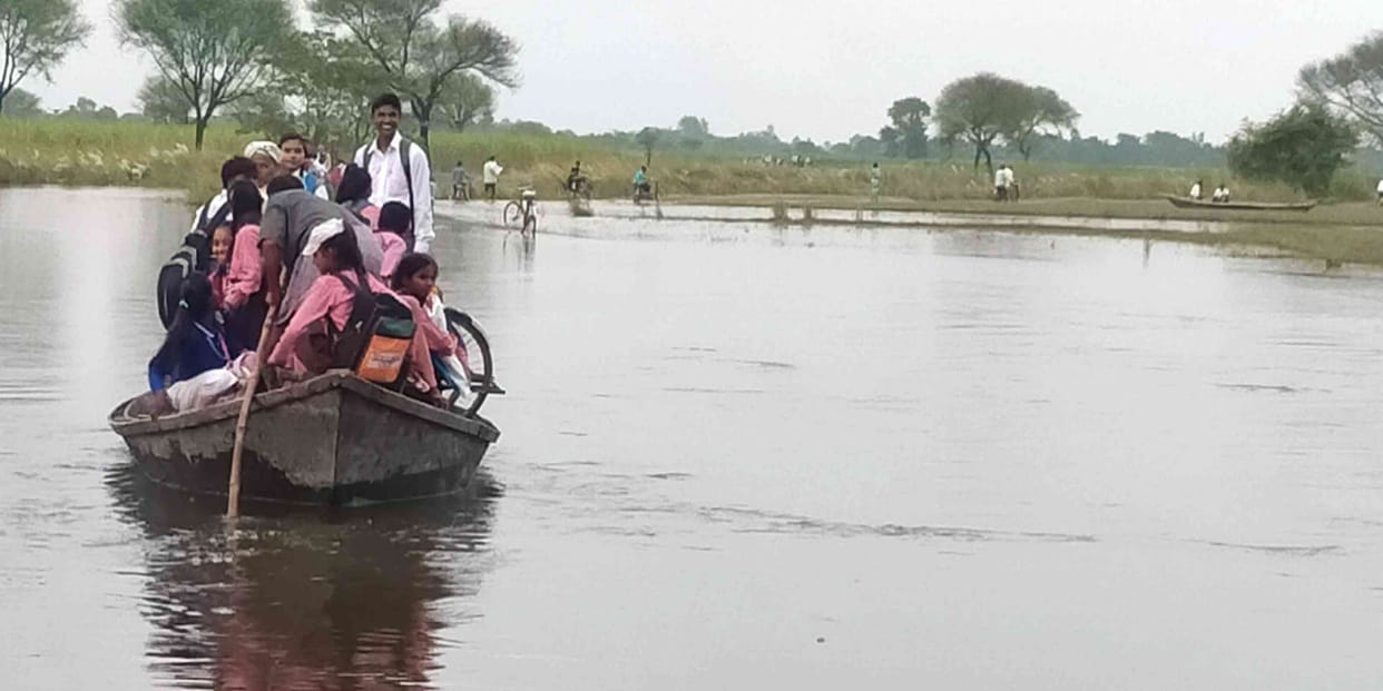 Ghaghra flowing 42 cm below the danger point on Dighiya