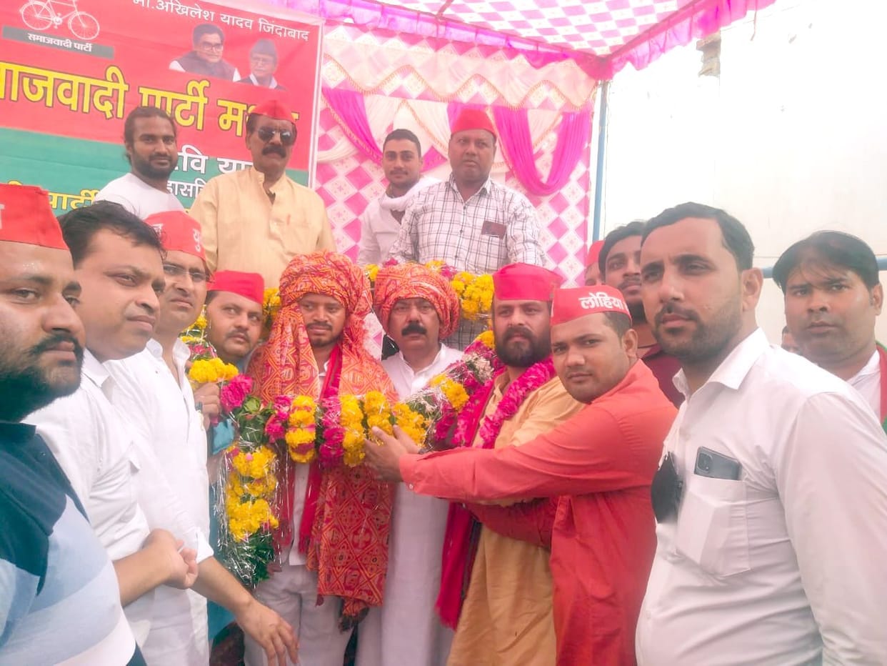 Mathura: SP engaged in working on the strategy of winning booths to increase votes