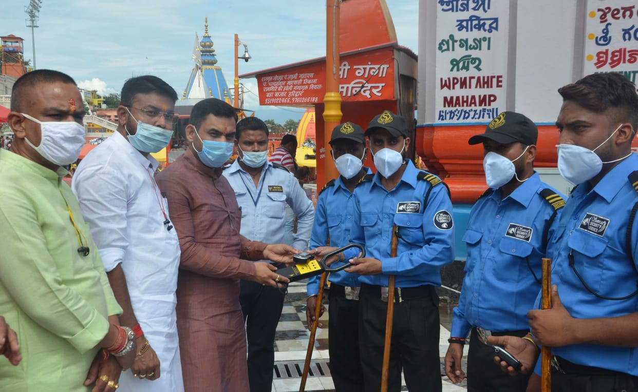 Breathe analyzer test on Harki Padi