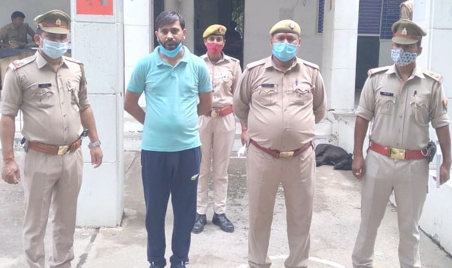 Couple arrested in cheating of 150 crores on the lines of bike boat