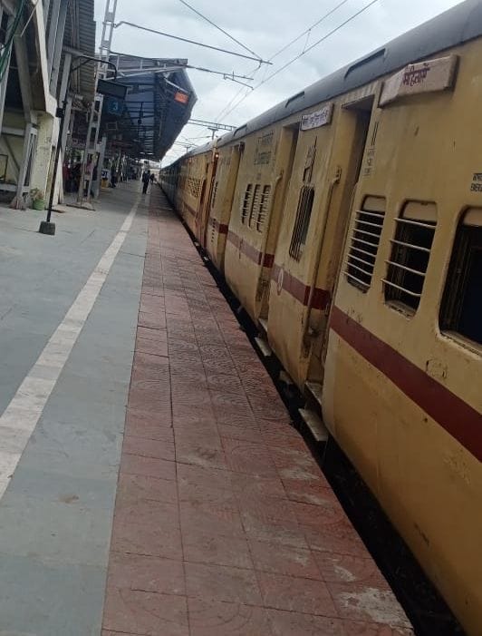 general ticket available in manwar-sangam express