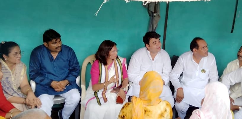 Leaders consoled daughter's family