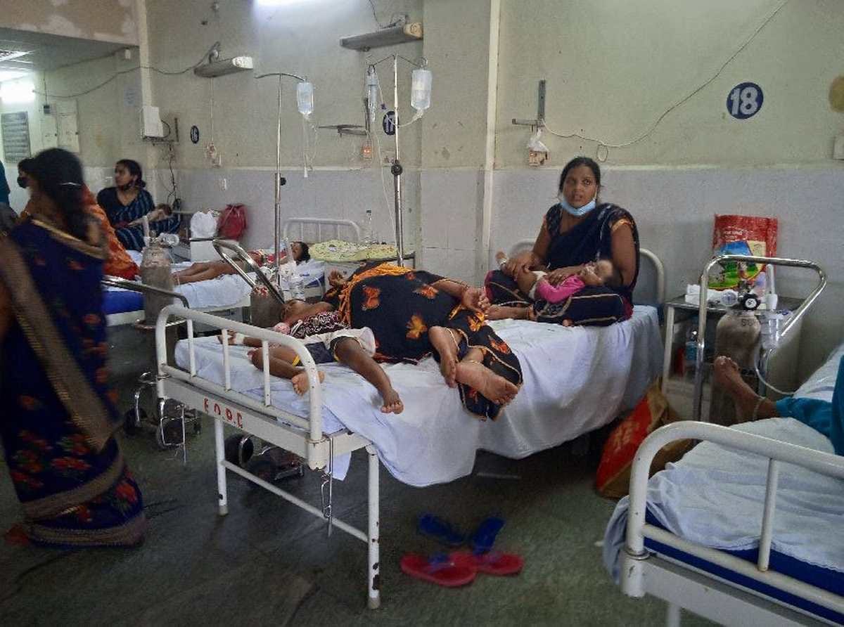 viral fever and dengue Outbreak in Varanasi: BHU hospital Children ward full seven dengue suspects found two children treated on one bed
