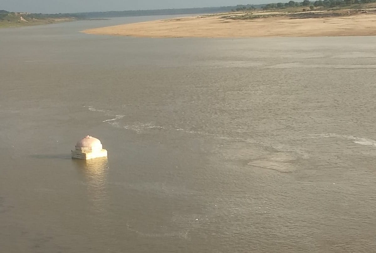 agra news: chambal river water level increasing due to rain