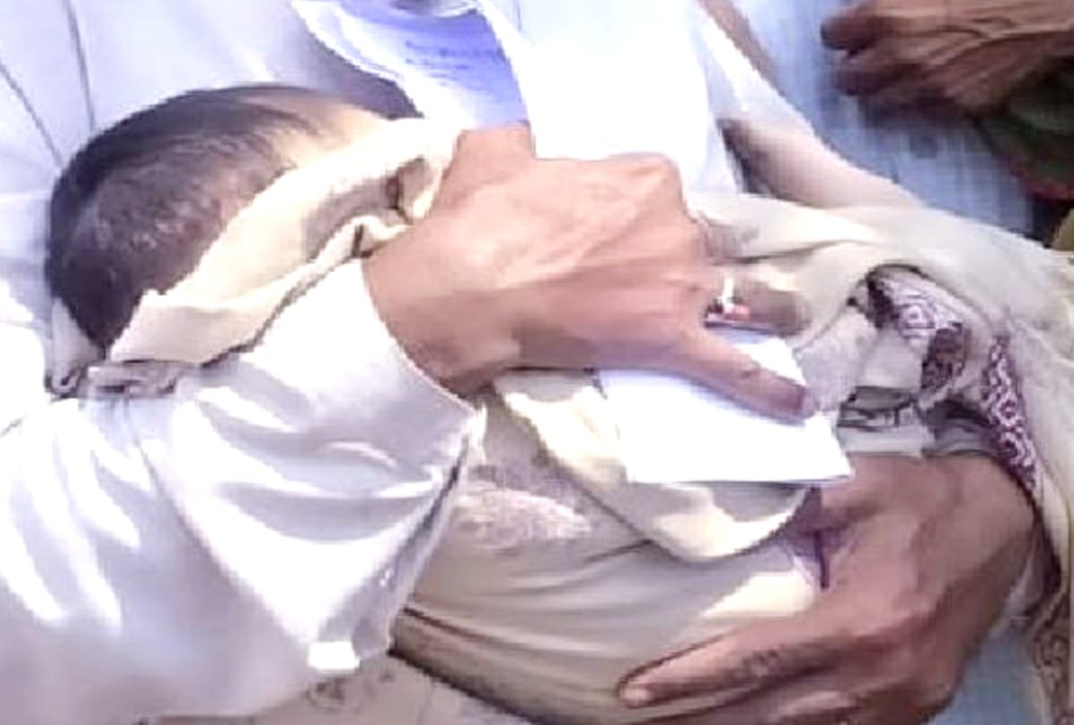 Firozabad Viral Fever News: five month old baby dies of fever in firozabad