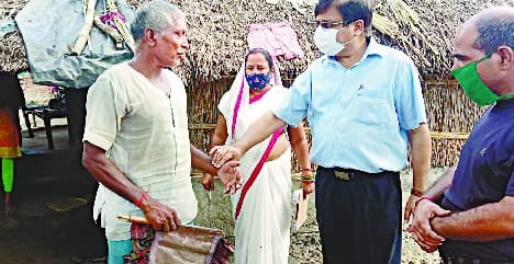 CMO reached Gularia to know the reality of door to door survey