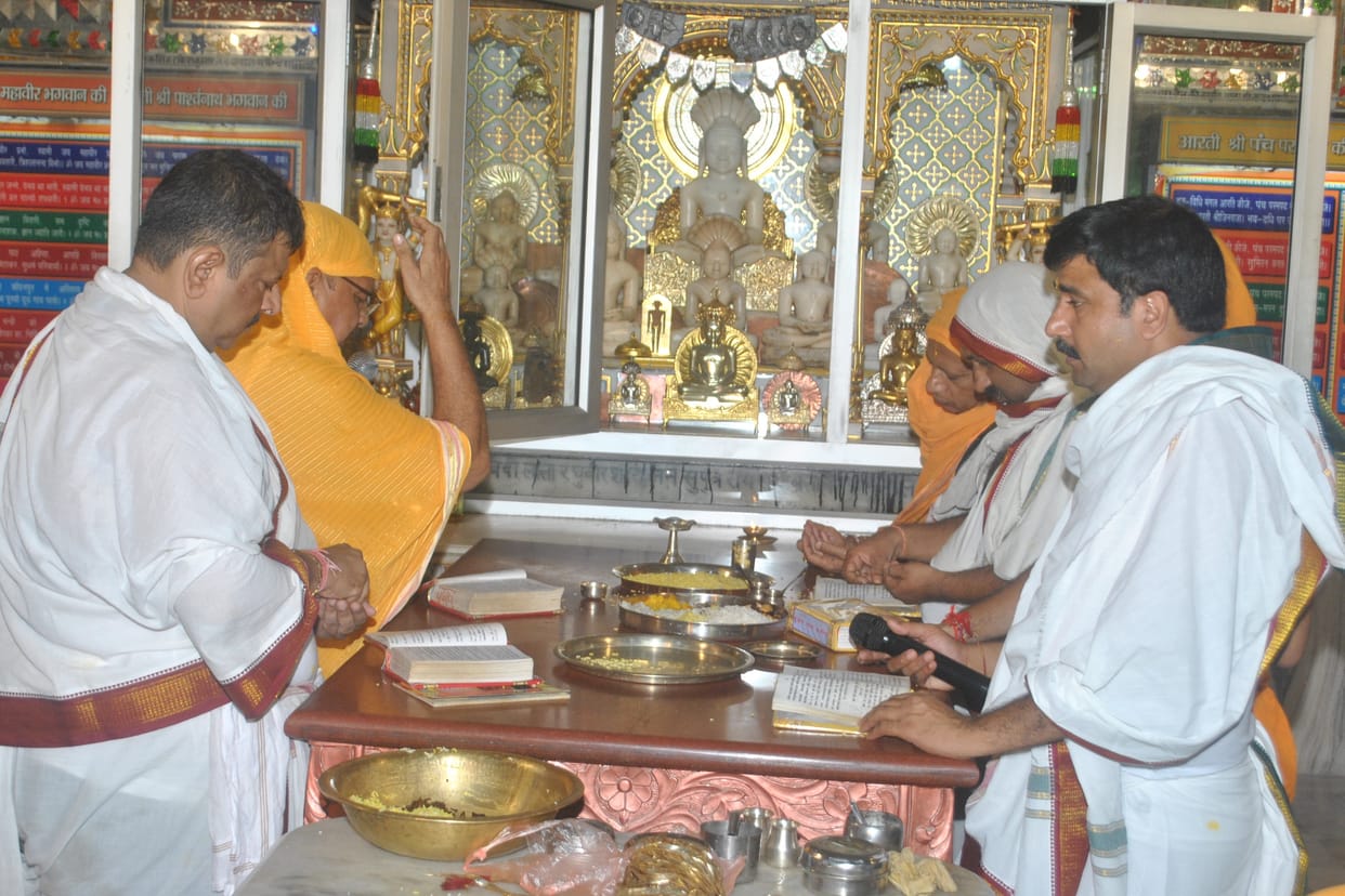 Worship of Uttam Mardav Dharma for the second day
