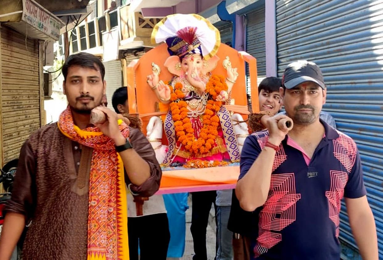 Immersion of the idol of Lord Ganesha in Devprayag