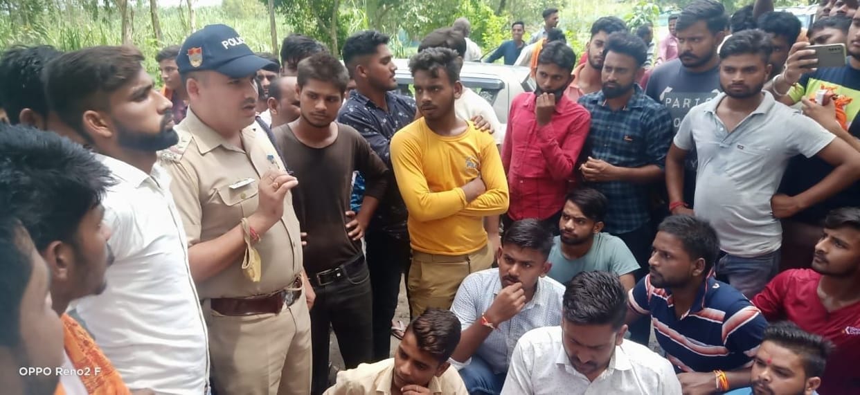 Outgoing village head raped the girl
