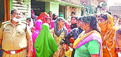 Woman's body found hanging from dupatta in Gotaybagh, fear of murder