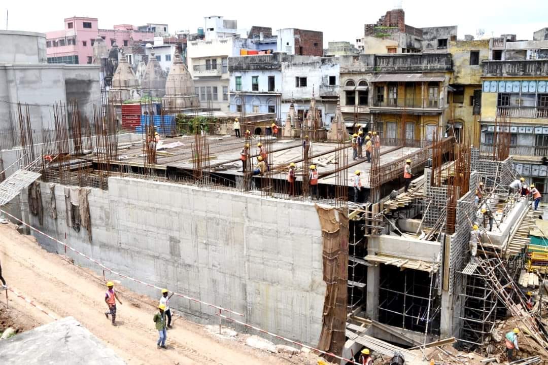 One Labour injured falling from building under construction Kashi Vishwanath Corridor in varanasi