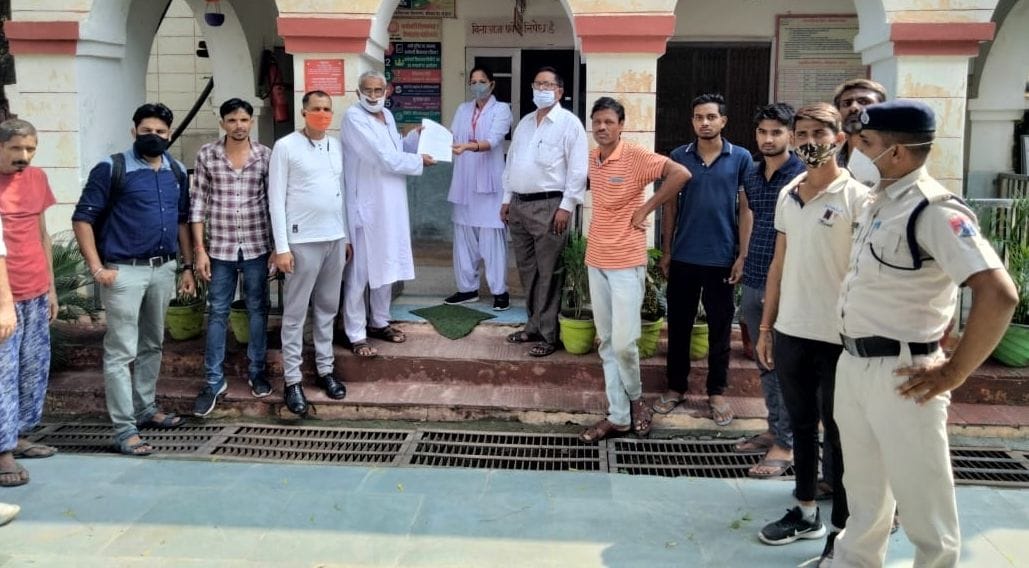 railway daly passenger urge to staition  master