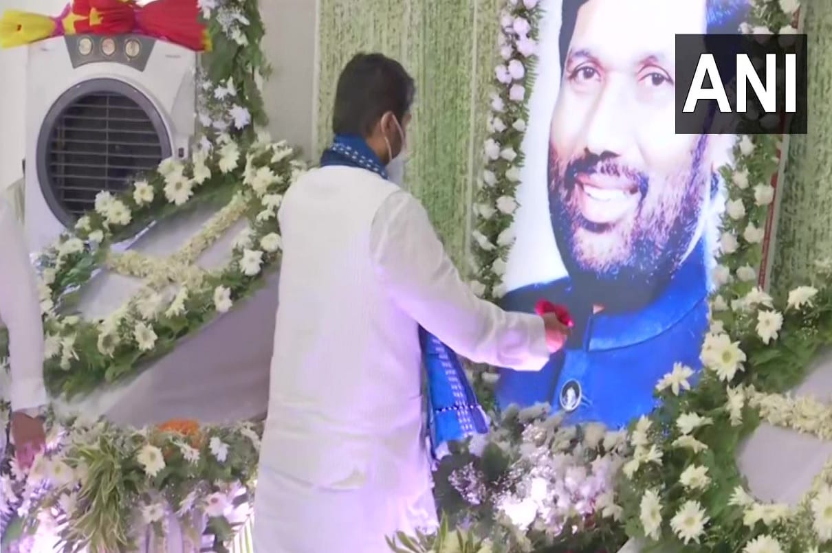 pm modi writes to chirag paswan on first death anniversary of ramvilas paswan