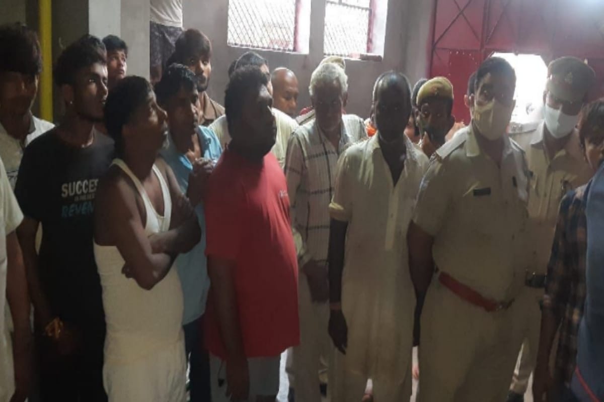 Baghpat:ex-pradhan son was shot dead while sleeping in doghat , three murder within a week