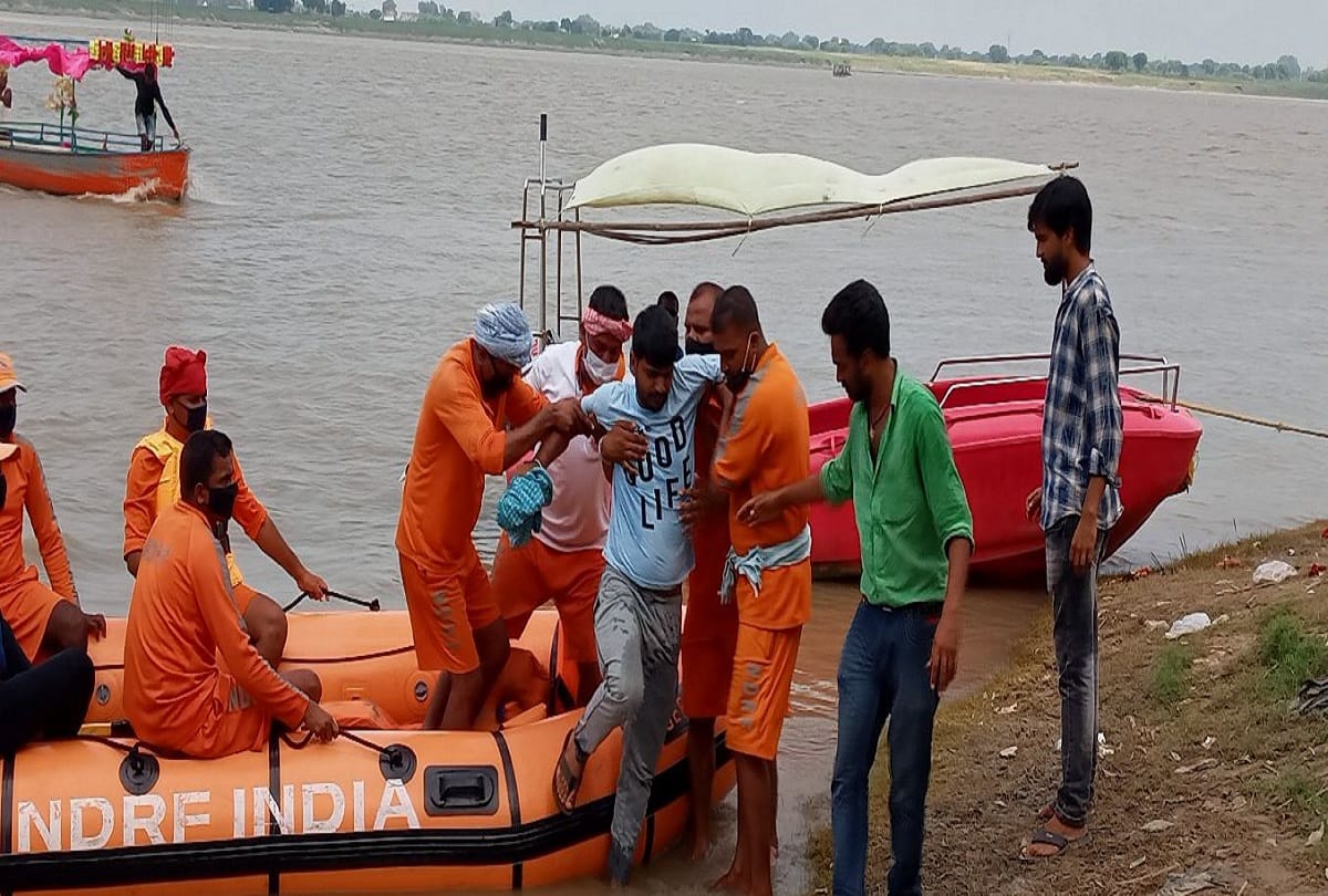 Mirzapur Boat Accident update five people still missing third day full of hopelessness and despair