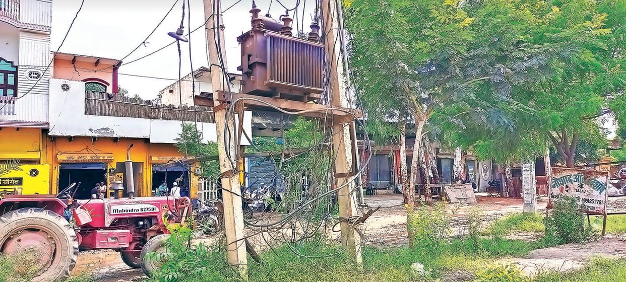Villagers of 319 villages facing the problem of electricity