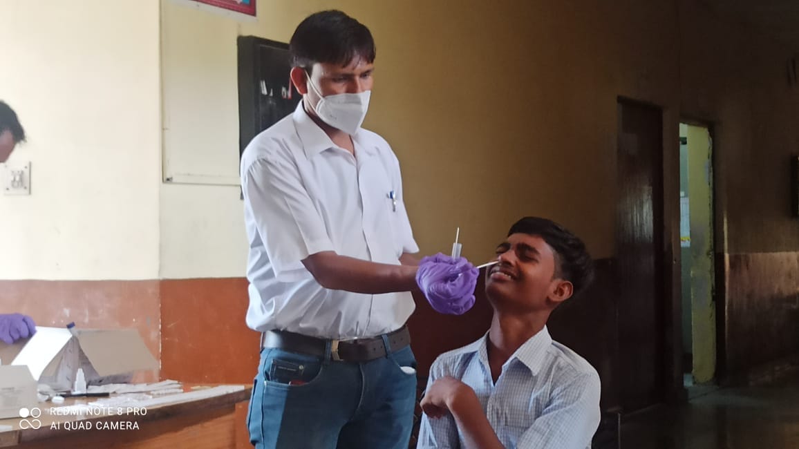 etawah news,Corona investigation of children done in Ashram Padgathi Vidyalaya