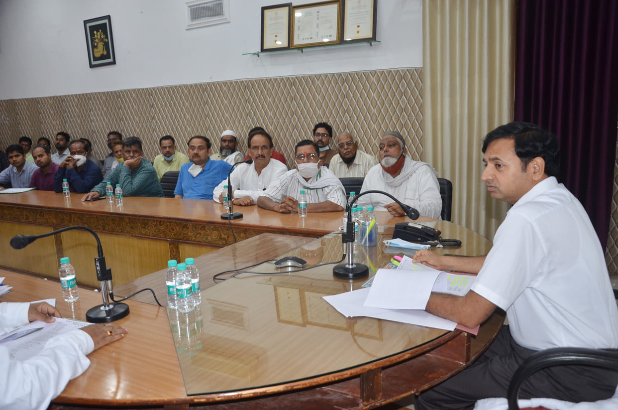 etawah news,Bankers should provide timely loans in employment-oriented schemes