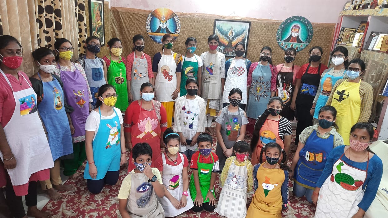 36 artists filled the apron