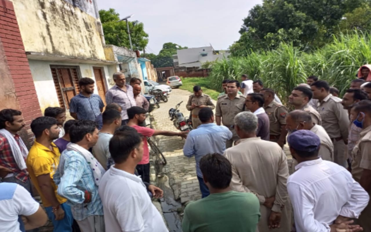 Father murder news Meerut : son stabbed his father to death in a land dispute in Bharala