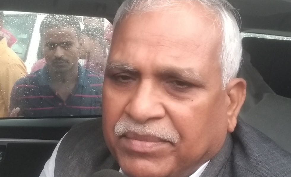 Babu Singh Kushwaha could not get down from the car
