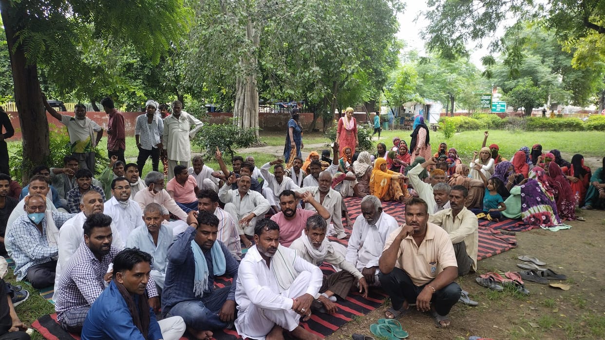 Youth dies due to bike collision while catching destitute animals