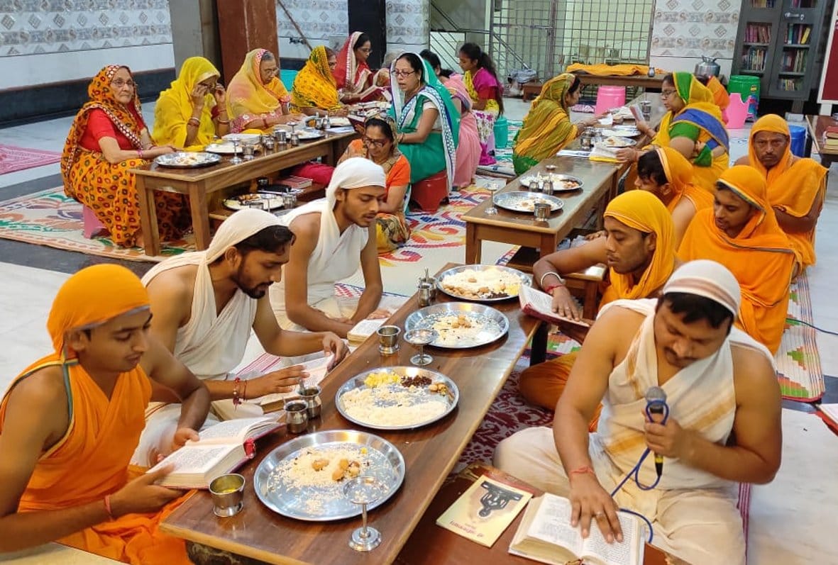 Offer arghya to Shreeji
