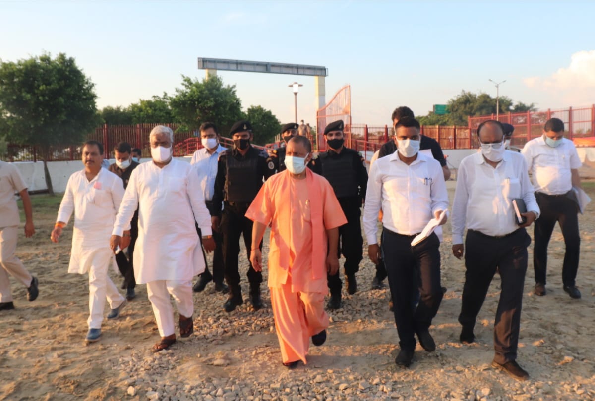 CM Yogi Adityanath inspected Mahant Digvijay Nath Park