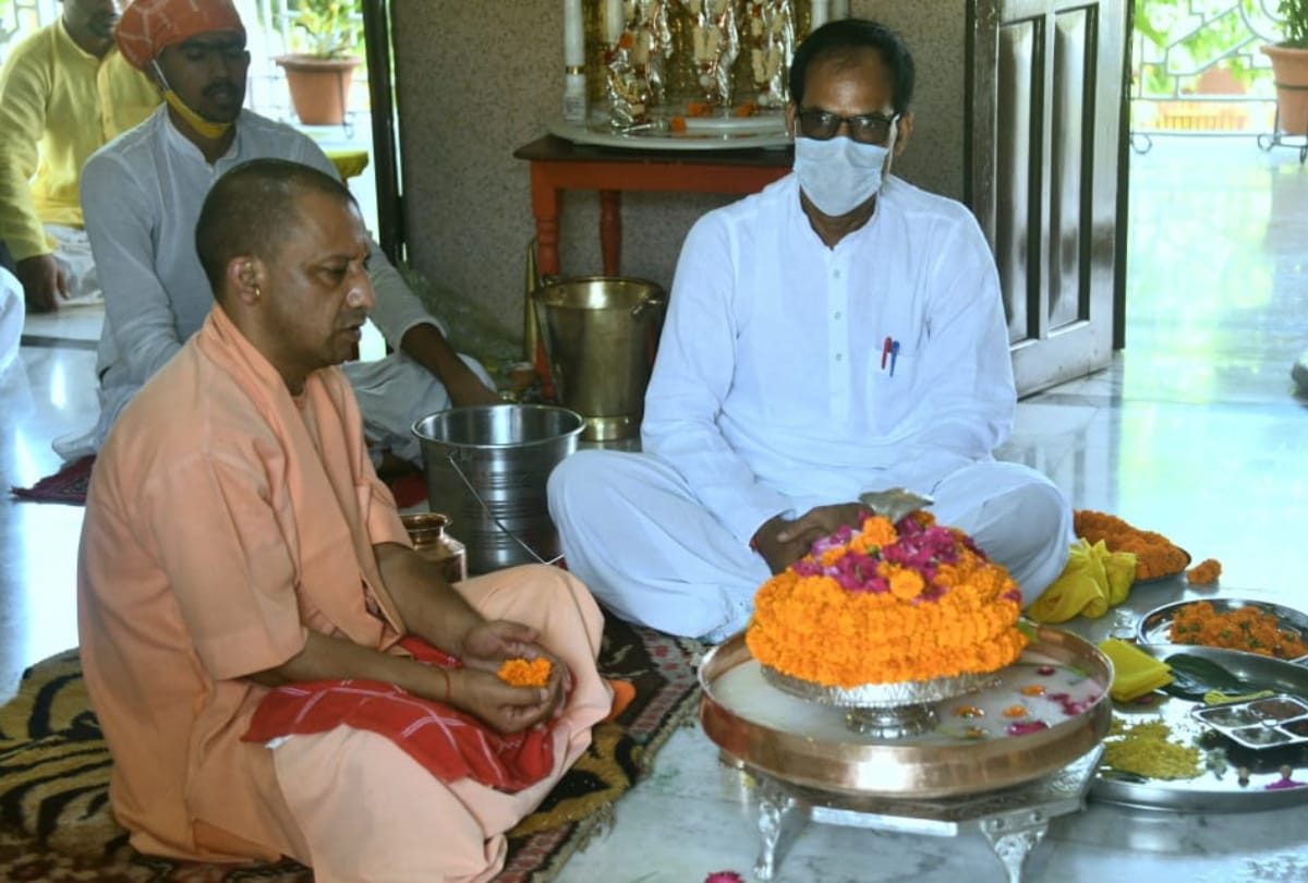 Gorakhpur CM Yogi Janata Darbar News: cm yogi held Janata Darbar in gorakhpur and listened complaints of 350 people