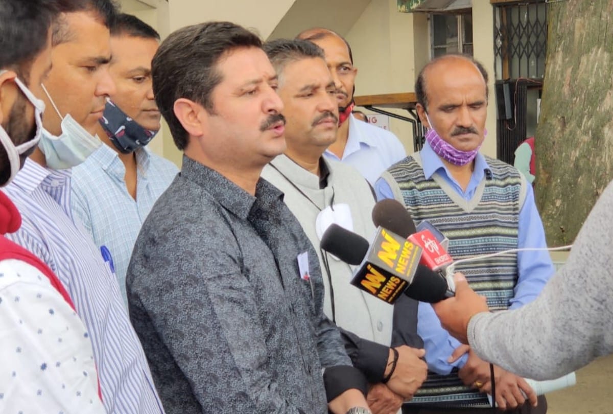Himachal Pradesh Secretariat Employees Association demands for two year contract period for employees