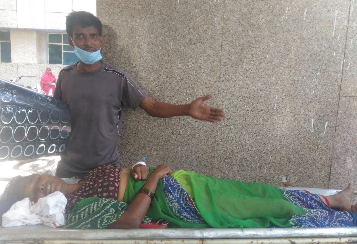 Patient thrown out from emergency of Lohia Hospital