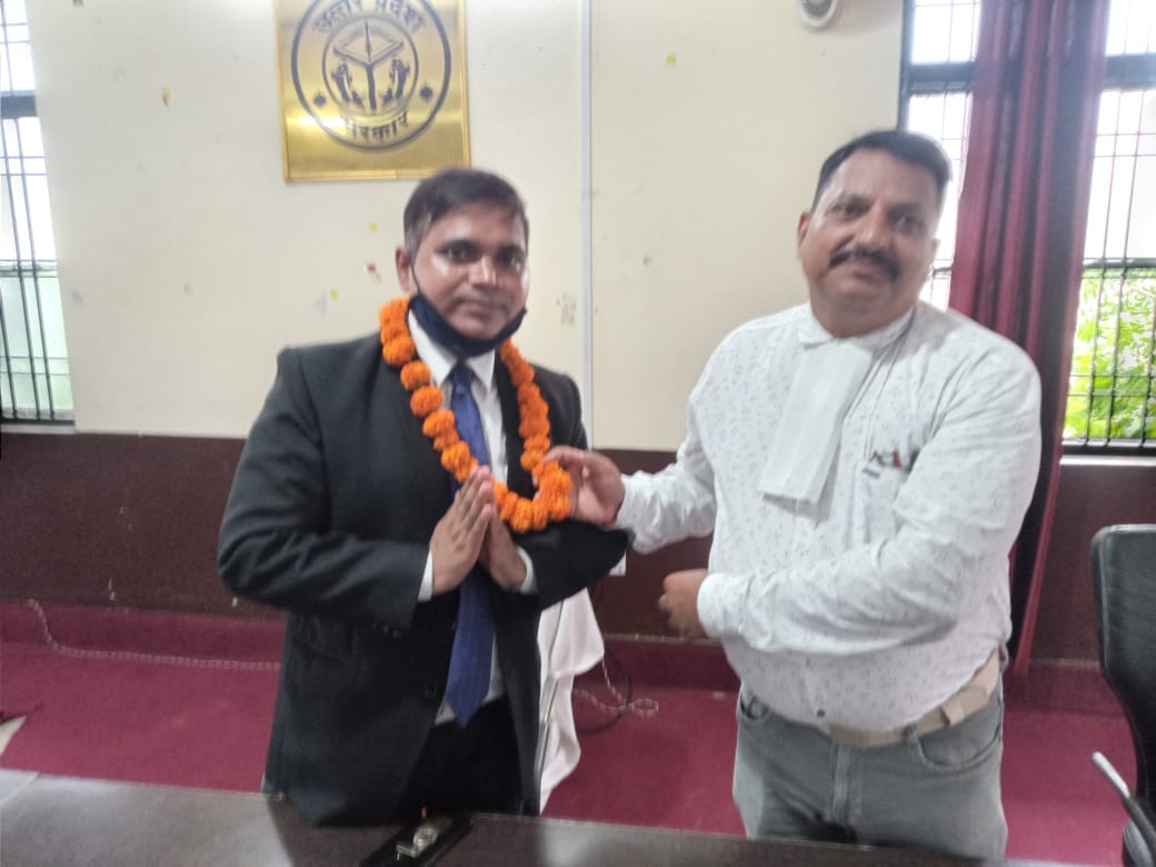 Sonbhadra: Advocates welcomed the first judge of the village court