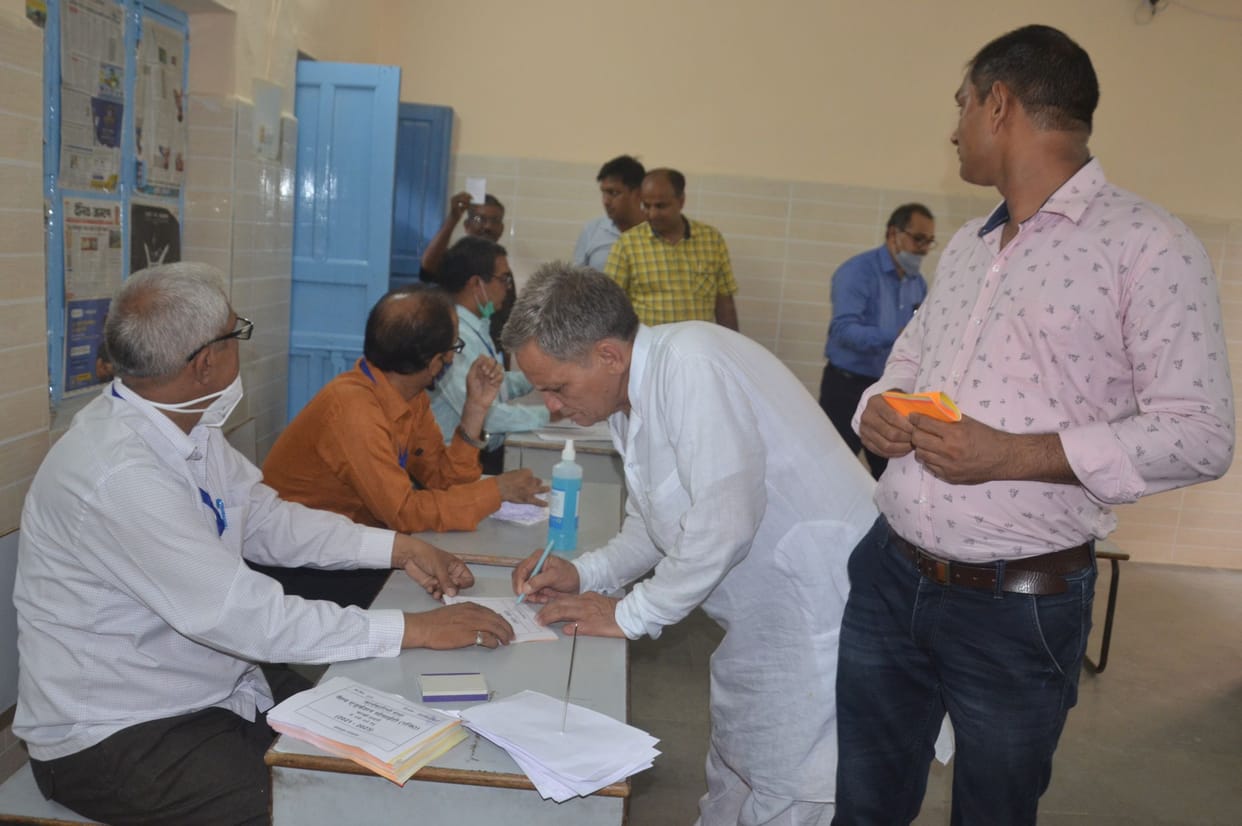 Ravindra Singla became the head after defeating Vinay Garg by 31 votes