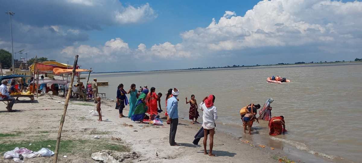 Youth died due to drowned taking bath in ganga mirzapur