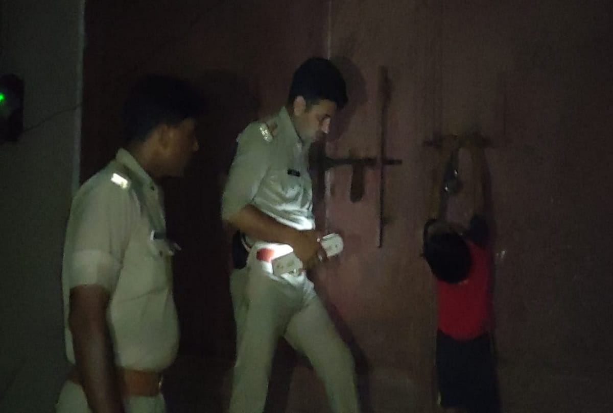miscreants attacked on soldier wife and three daughters in Auraiya