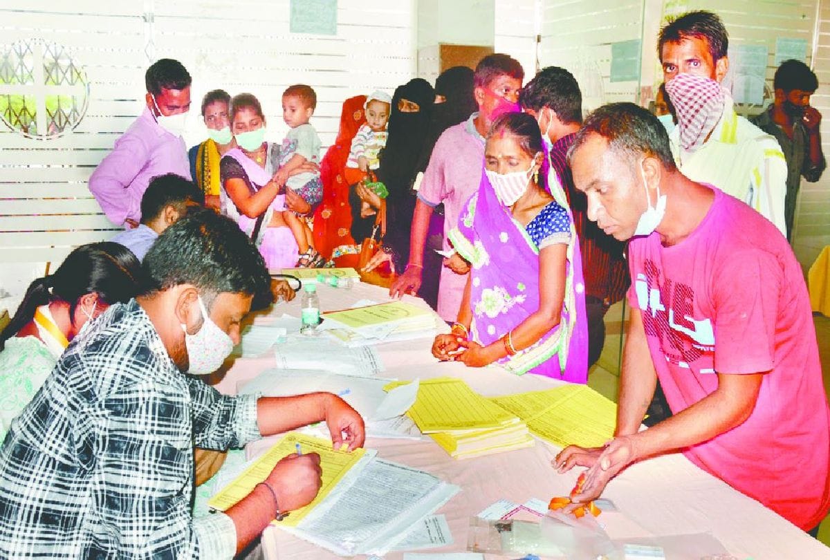 Dengue And Viral Fever In Firozabad Village Patients Demand For Treatment