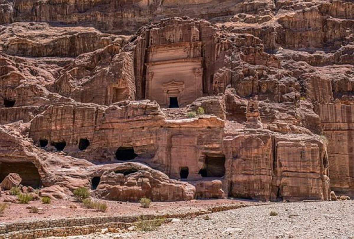 top world tourist place petra History And Historical Facts