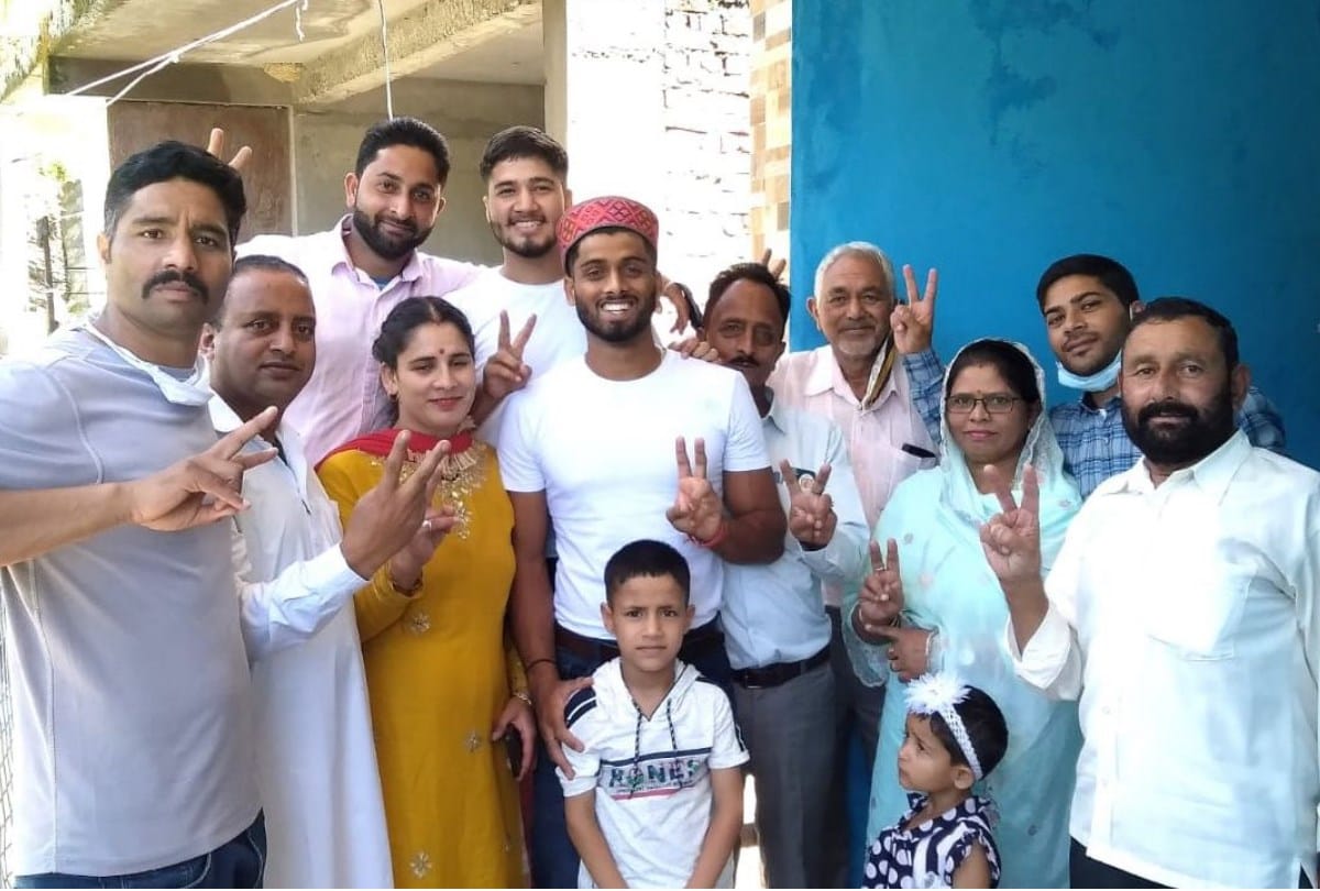 hockey player varun kumar receive warm welcome in chamba himachal pradesh