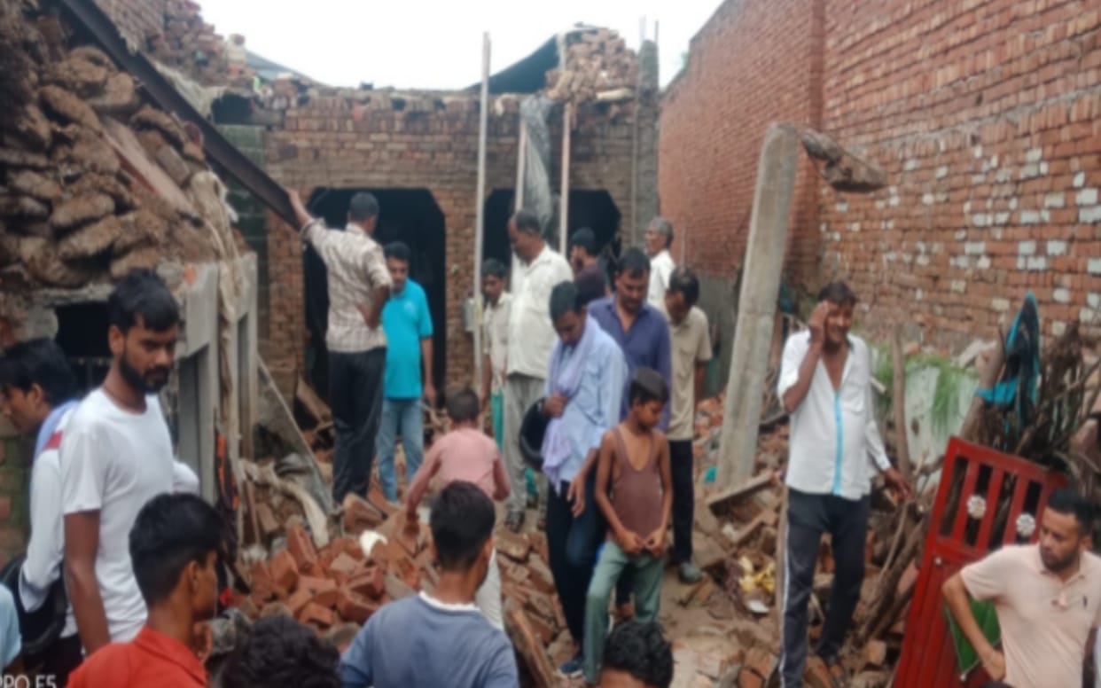 Teenager died after Two-storey building collapsed in Chandinagar Baghpat