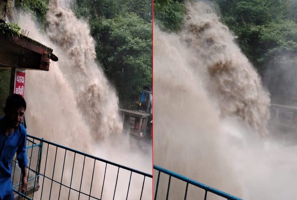 Mussoorie News: Tourist Afraid To See Kempty Falls Overflow After Heavy Rainfall Photos