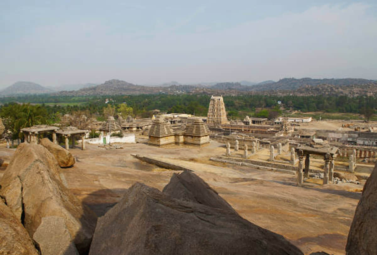 virupaksha shiva temple musical pillars mystery know the secret the British had cut the pillars karnataka