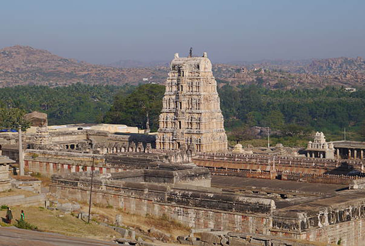 virupaksha shiva temple musical pillars mystery know the secret the British had cut the pillars karnataka