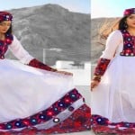 पारंपरिक कपड़ों में अफगान महिलाएं