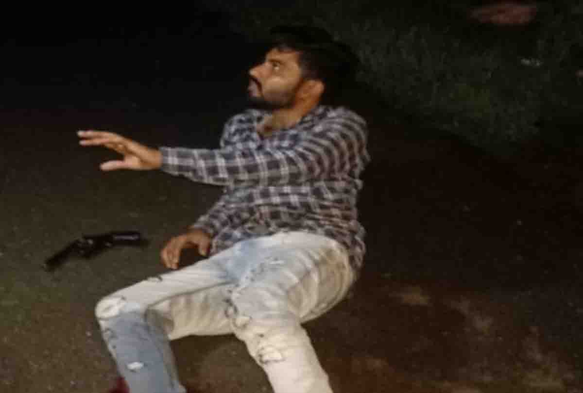 Banda 50 Thousand Price Criminal Vikas Hazaria Got Shoot in Police Encounter News