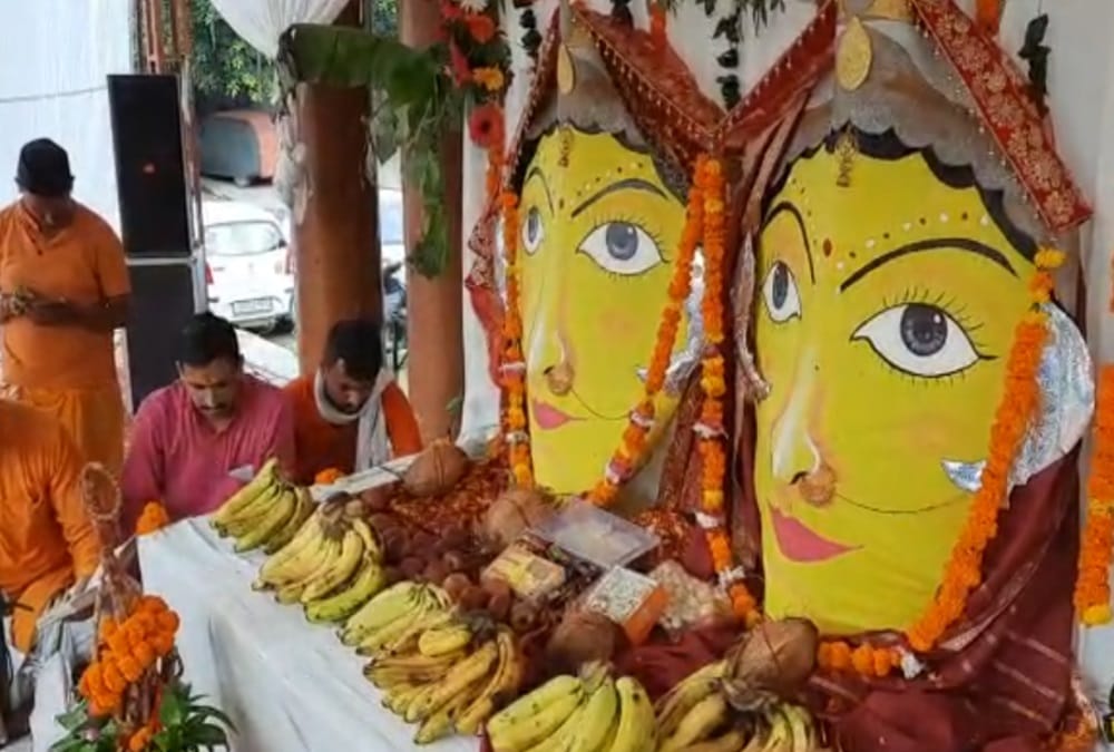Nanda Devi Mahotsav 2021: Devotees Huge Crowd for Maa Nanda Sunanda Darshan in Nainia Debi Temple Nainital Photos